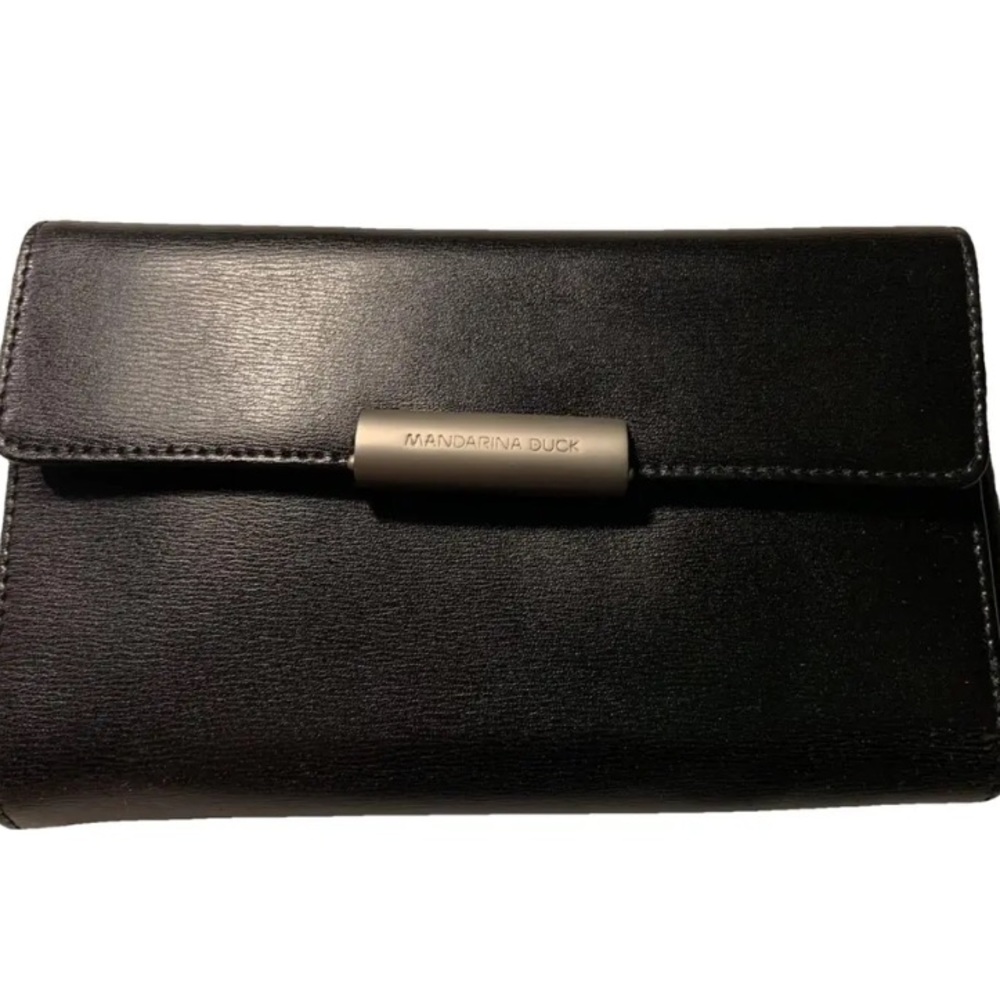 MANDARINA DUCK WOMEN'S LEATHER ZIP CLOSED FAN WALLETS 12 CARD